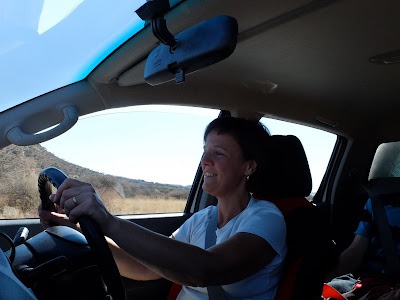 Non, non la photo n'est pas truquée, c'est bien le "mauvais" côté ... mais pas de problème la pilote gère !